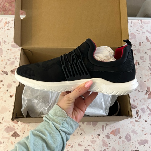 NIB Clark's Cloudsteppers Nova Ave size 8.5! - Picture 2 of 4